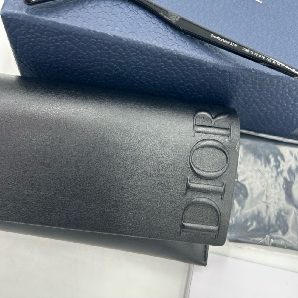 Unisex Dior black suit sunglasses made in Italy - Picture 8 of 9